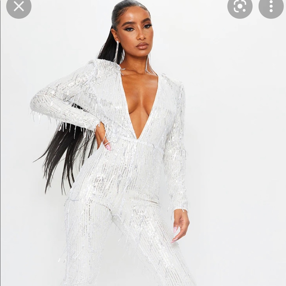 PRETTY LITTLE THING
Silver Premium Tassel Sequin Plunge Shoulder Pad Jumpsuit